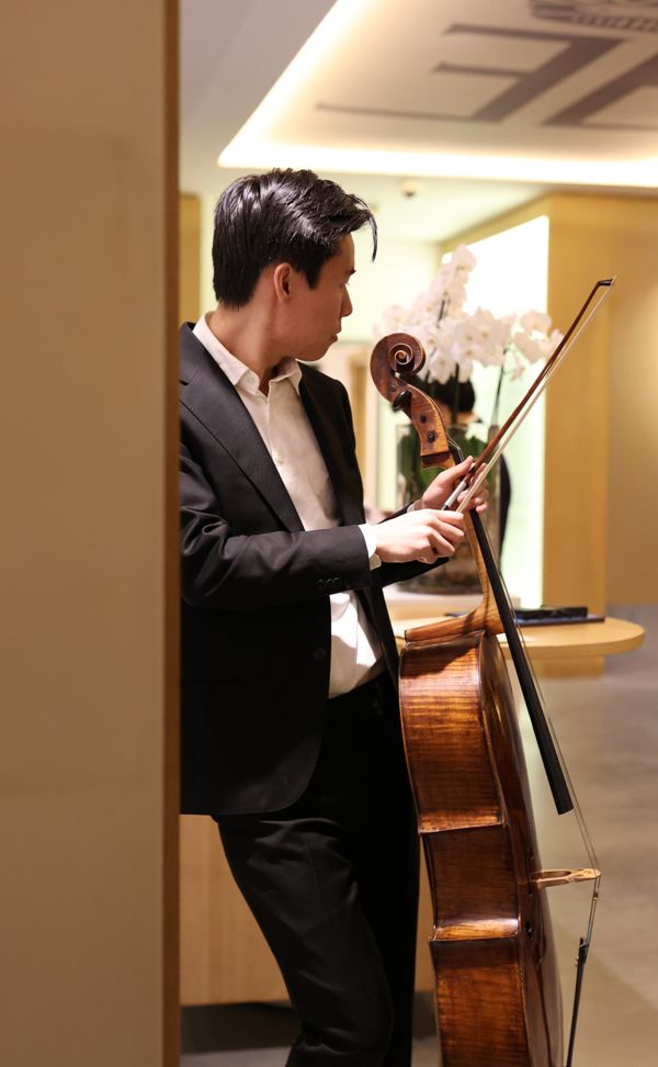Michael Song performing with Alexei Ogrintchouk and the MuCH Soloists
