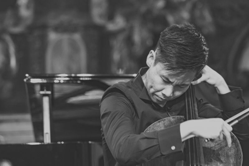 Michael Song in concert